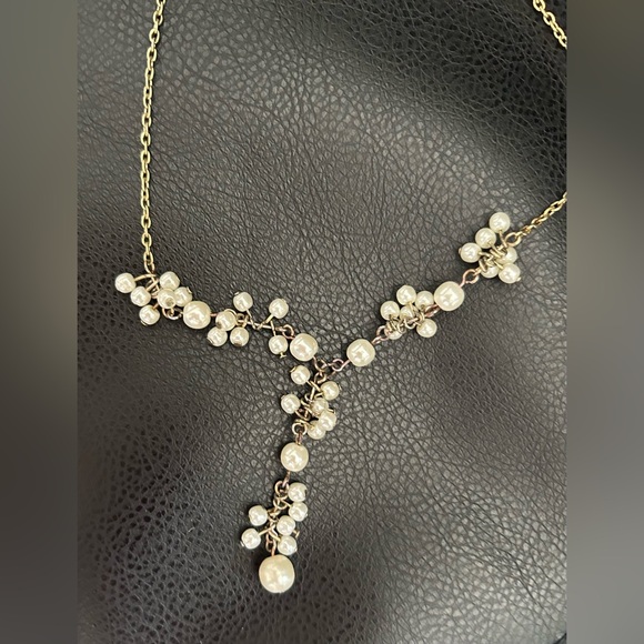 1928 gold drop statement necklace with simulated pearls - Picture 7 of 8